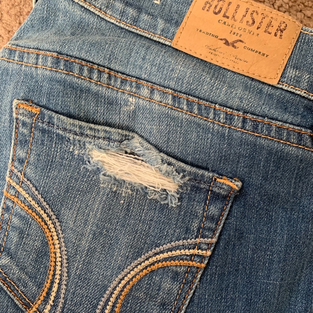 Hollister 5L Ripped Skinnies New